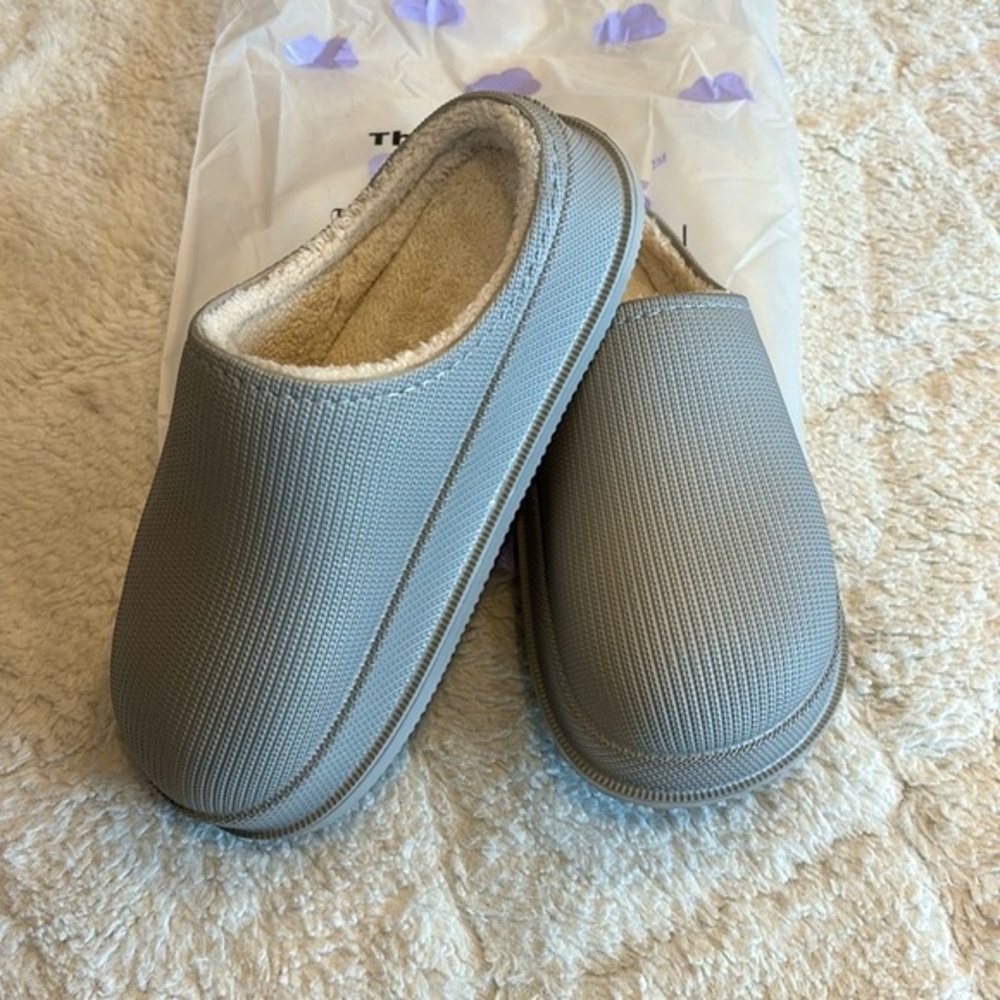NWT The Cloudies Fur Mule
